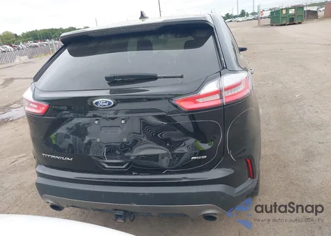 2024 Ford Edge Titanium z USA, uszkodzony, nr VIN 2FMPK4K95RBA45986